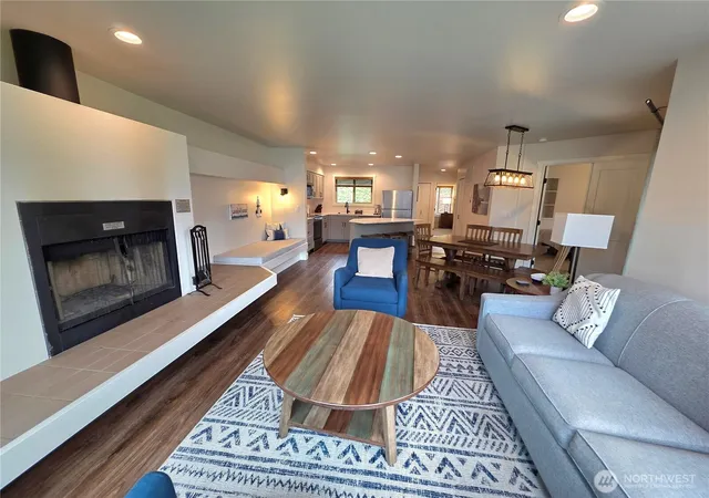 Photo 4 of House for sale at 1 Lodge 635 J, Manson, WA 98831 | MLS# NWM2449373 | Listing updated on 2026-09-17