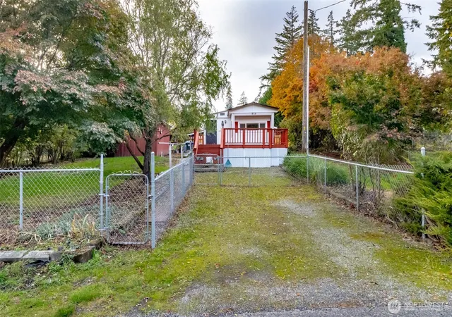 Photo 4 of Manufactured home for sale at 25406 E 37th Avenue, Spanaway, WA 98387 | MLS# NWM2449455 | Listing updated on 2026-09-17