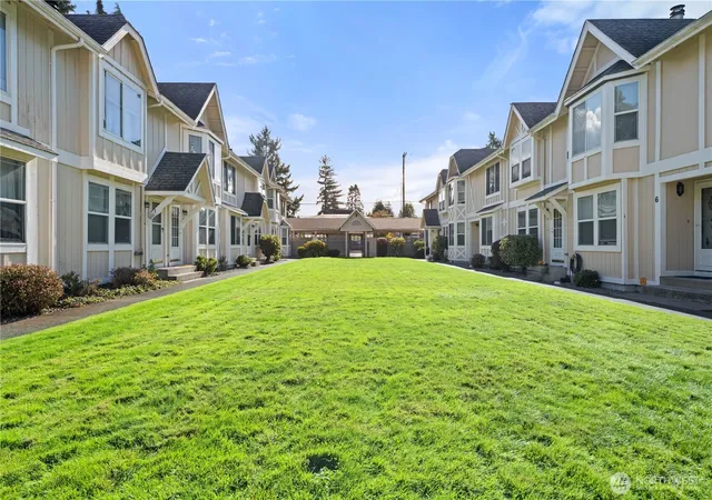 Photo 3 of Condo for sale at 2621 Mountain View Ave W #9B, Tacoma, WA 98466 | MLS# NWM2449468 | Listing updated on 2026-09-17