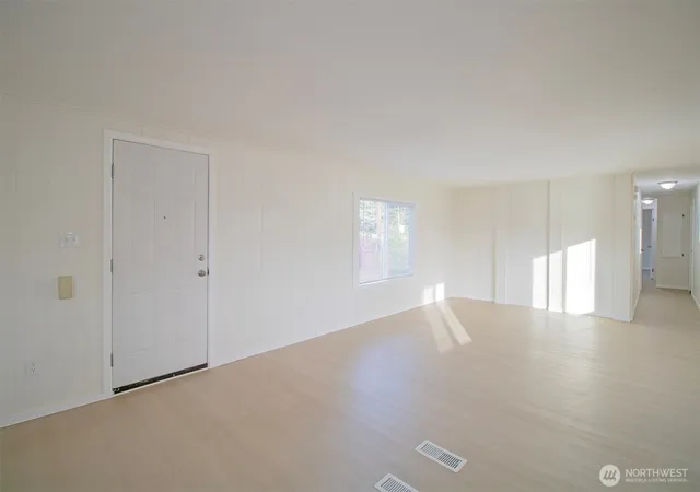Photo 3 of Manufactured home for sale at 6201 203rd Avenue SW #14, Centralia, WA 98531 | MLS# NWM2450850 | Listing updated on 2026-09-17