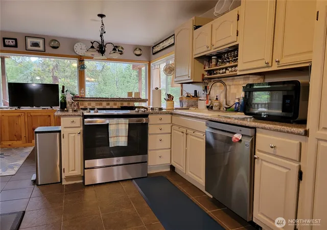Photo 3 of Single family home for sale at 55 Gold Mountain Rd, Republic, WA 99166 | MLS# NWM2450899 | Listing updated on 2026-09-28