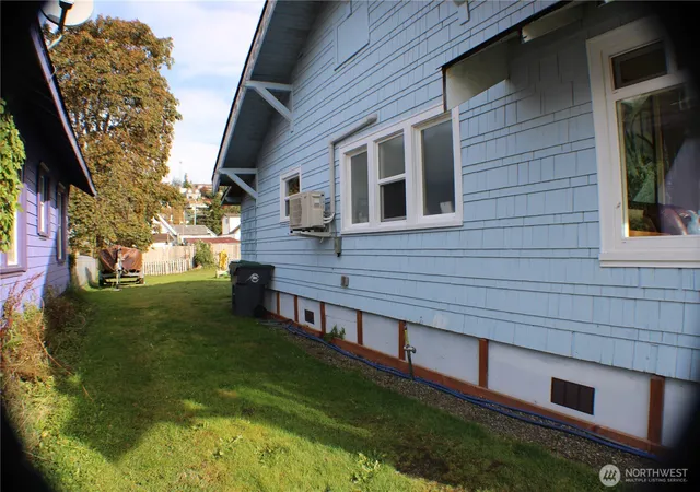 Photo 3 of Single family home for sale at 315 Eklund Ave, Hoquiam, WA 98550 | MLS# NWM2451722 | Listing updated on 2026-09-17