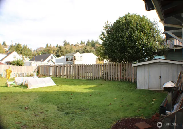 Photo 4 of Single family home for sale at 315 Eklund Ave, Hoquiam, WA 98550 | MLS# NWM2451722 | Listing updated on 2026-09-17