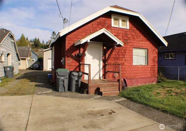 Photo 2 of Single family home for sale at 309 Eklund Ave, Hoquiam, WA 98550 | MLS# NWM2451738 | Listing updated on 2026-09-17