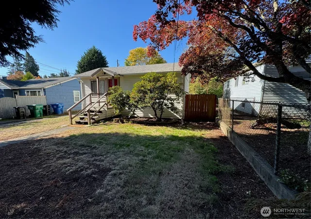 Photo 2 of Single family home for sale at 10019 Interlake Ave N, Seattle, WA 98133 | MLS# NWM2452809 | Listing updated on 2026-09-17