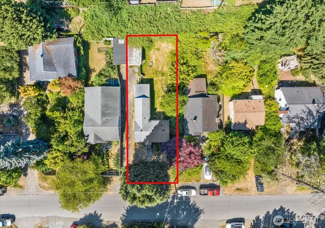 Photo 4 of Single family home for sale at 10019 Interlake Ave N, Seattle, WA 98133 | MLS# NWM2452809 | Listing updated on 2026-09-17
