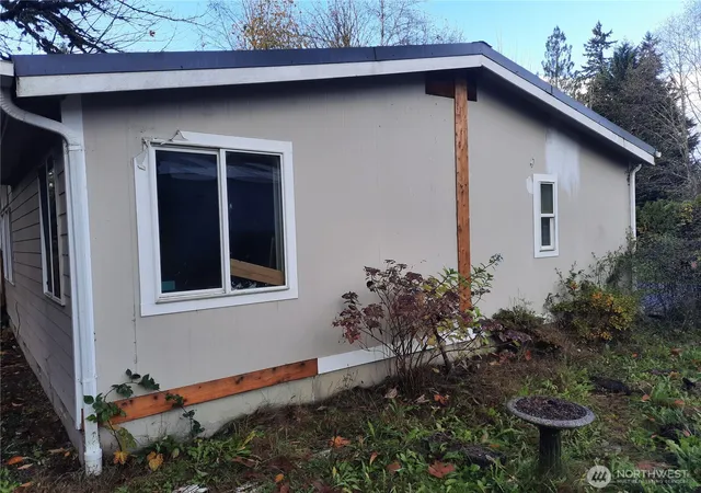 Photo 3 of Manufactured home for sale at 9202 Thunderbird Ln, Concrete, WA 98237 | MLS# NWM2453487 | Listing updated on 2026-09-17