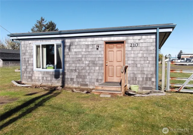 Photo 2 of Single family home for sale at 210 W 212 Tacoma Ave, Westport, WA 98595 | MLS# NWM2453498 | Listing updated on 2026-09-17