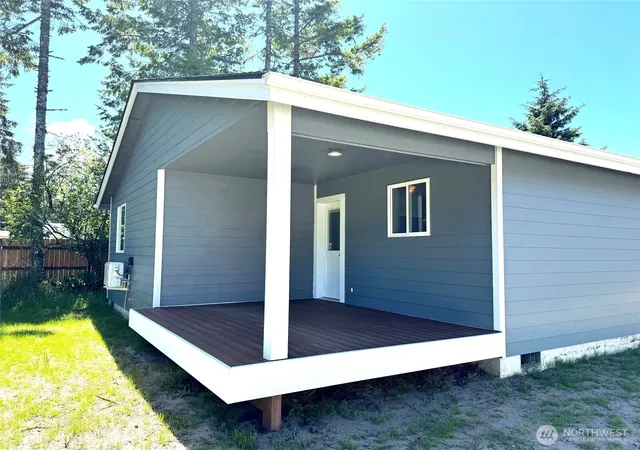 Photo 3 of Single family home for sale at 660 Itswoot Ave Se, Ocean Shores, WA 98569 | MLS# NWM2453841 | Listing updated on 2026-09-17