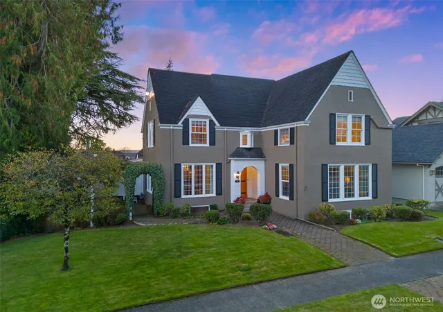 Photo 2 of Single family home for sale at 317 West 10th St, Aberdeen, WA 98520 | MLS# NWM2454638 | Listing updated on 2026-09-17