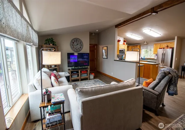 Photo 4 of Manufactured home for sale at 182 Point Dr, Oroville, WA 98844 | MLS# NWM2454947 | Listing updated on 2026-09-17