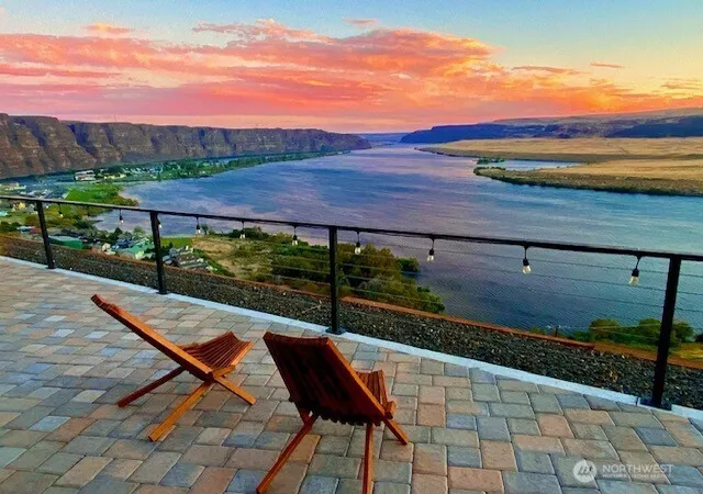 Photo 1 of Single family home for sale at 9769 Crescent Bar Rd Nw, Quincy, WA 98848 | MLS# NWM2455240 | Listing updated on 2026-09-17