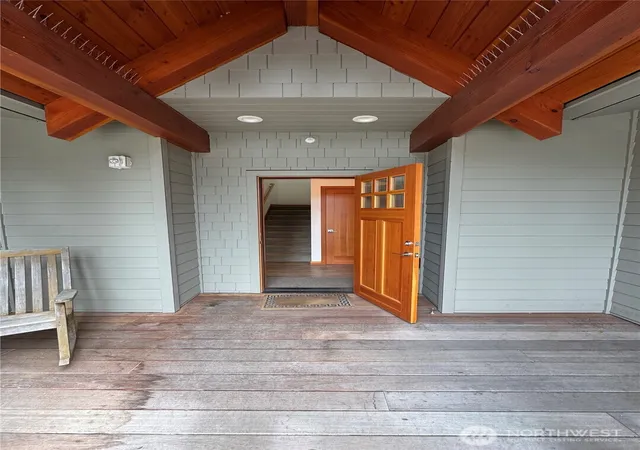 Photo 3 of Condo for sale at 452 Pine St, Eastsound, WA 98245 | MLS# NWM2455459 | Listing updated on 2026-09-17