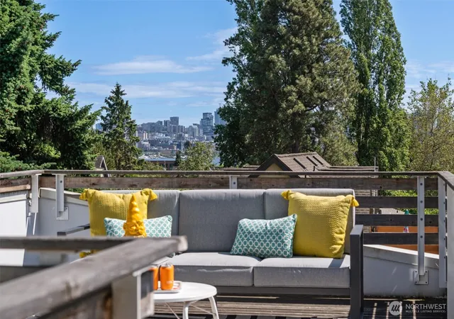 Photo 3 of Townhouse for sale at 3642 A Interlake Ave N, Seattle, WA 98103 | MLS# NWM2455655 | Listing updated on 2026-10-01