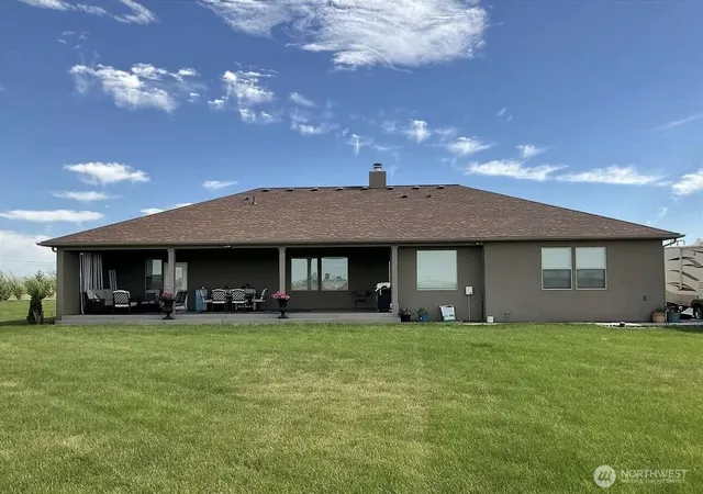 Photo 2 of Single family home for sale at 4337 Rd 74 Ne, Moses Lake, WA 98837 | MLS# NWM2455965 | Listing updated on 2026-09-17