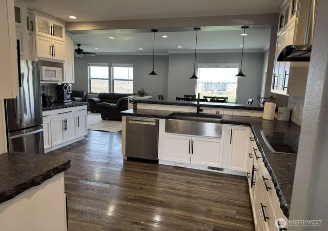 Photo 3 of Single family home for sale at 4337 Rd 74 Ne, Moses Lake, WA 98837 | MLS# NWM2455965 | Listing updated on 2026-09-17