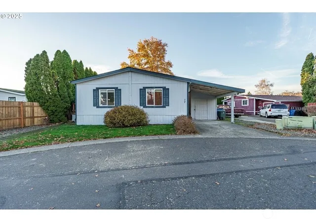 Photo 2 of Manufactured home for sale at 3777 Addy St #17, Washougal, WA 98671 | MLS# NWM2456069 | Listing updated on 2026-09-17