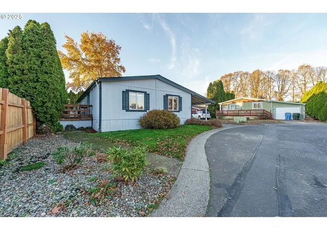 Photo 3 of Manufactured home for sale at 3777 Addy St #17, Washougal, WA 98671 | MLS# NWM2456069 | Listing updated on 2026-09-17