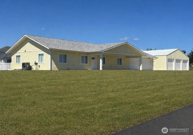 Photo 1 of Single family home for sale at 5 Red Apple Dr, Omak, WA 98841 | MLS# NWM2456532 | Listing updated on 2026-09-23
