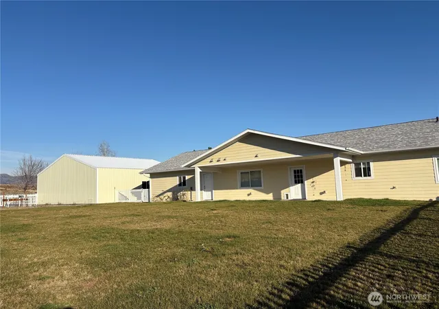 Photo 2 of Single family home for sale at 5 Red Apple Dr, Omak, WA 98841 | MLS# NWM2456532 | Listing updated on 2026-09-23
