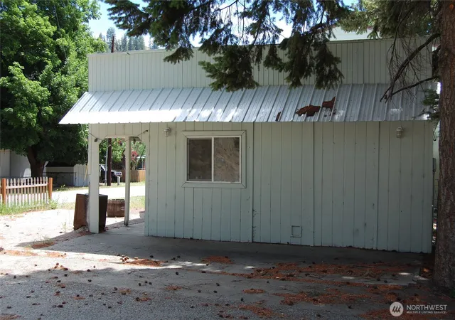 Photo 3 of Multi family home for sale at 117 E Lake St, Conconully, WA 98819 | MLS# NWM2456544 | Listing updated on 2026-09-17