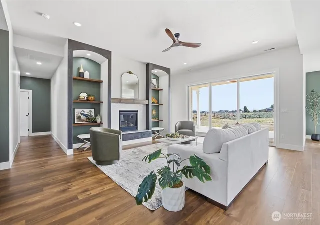 Photo 4 of Single family home for sale at 29183 Mammoth Dr, Kennewick, WA 99338 | MLS# NWM2456622 | Listing updated on 2026-09-23