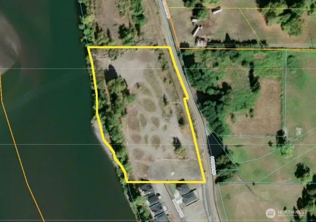 Photo 4 of Land for sale at 2000 S River Rd, Kelso, WA 98626 | MLS# NWM2456643 | Listing updated on 2026-09-17