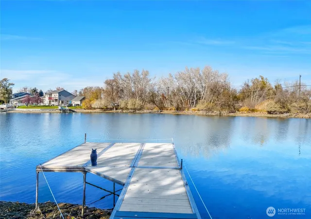 Photo 2 of Single family home for sale at 506 S Sandalwood Pl, Moses Lake, WA 98837 | MLS# NWM2456687 | Listing updated on 2026-09-17