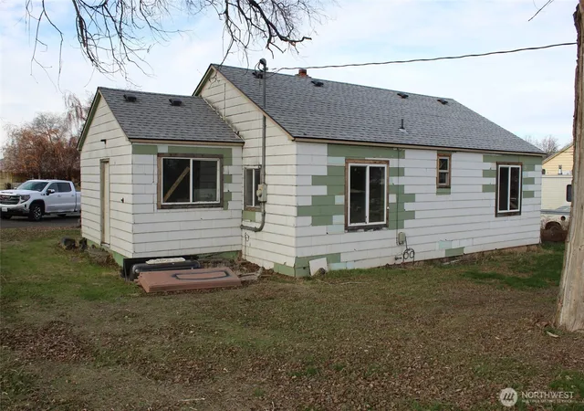 Photo 3 of Single family home for sale at 113 S Lutcher Ave, Lind, WA 99341 | MLS# NWM2457311 | Listing updated on 2026-09-17