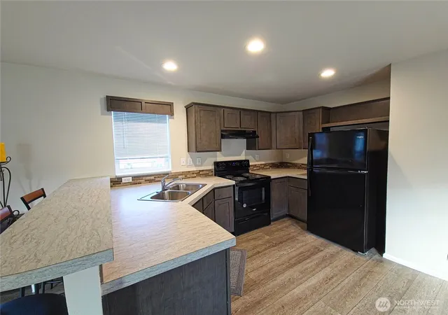 Photo 3 of Manufactured home for sale at 1303 30th Street #21, Seaview, WA 98644 | MLS# NWM2457368 | Listing updated on 2026-09-17