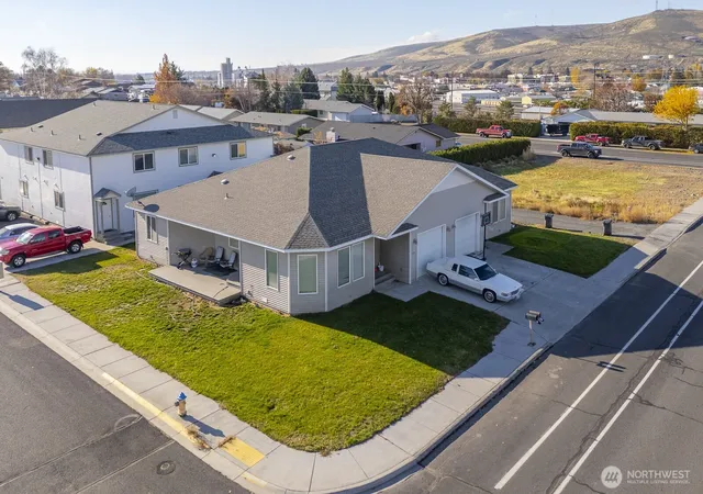 Photo 3 of Sale Pending at 410 NE 412 3rd Avenue, Ephrata, WA 98823 | MLS# NWM2457401 | Listing updated on 2026-09-22
