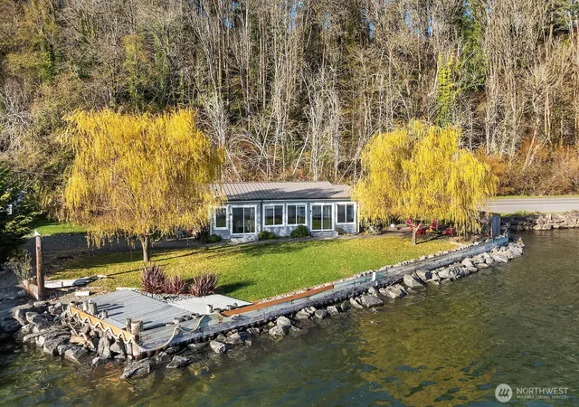 Photo 1 of Single family home for sale at 24410 Vashon Hwy Sw, Vashon, WA 98070 | MLS# NWM2457535 | Listing updated on 2026-09-17
