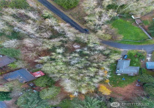 Photo 3 of Sale Pending at 7609 Lakeside St SW, Olympia, WA 98512 | MLS# NWM2457644 | Listing updated on 2026-09-23