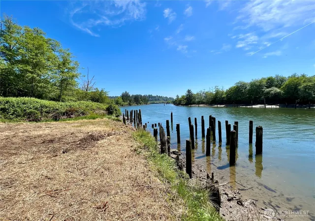 Photo 3 of Land for sale at 1010 Division St, Hoquiam, WA 98550 | MLS# NWM2457926 | Listing updated on 2026-09-17