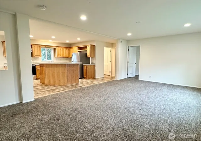 Photo 3 of Sale Pending at 871 Spruce St SE, Olympia, WA 98513 | MLS# NWM2458270 | Listing updated on 2026-09-17