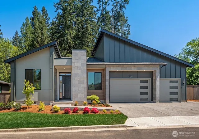 Single family home for sale at 15011 NW 11th Place, Vancouver, WA 98685 | MLS# NWM2458449