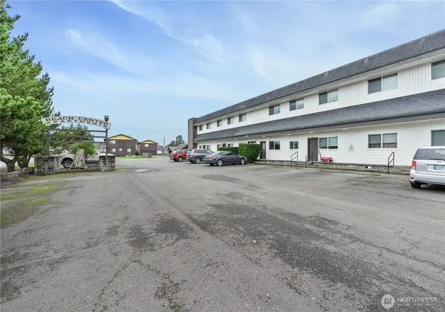 Photo 4 of Multi family home for sale at 1101 Pacific Ave N, Long Beach, WA 98631 | MLS# NWM2458693 | Listing updated on 2026-09-25