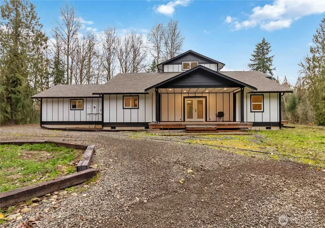 Photo 3 of Single family home for sale at 241 Oxbow Lake Ln, Toledo, WA 98591 | MLS# NWM2458730 | Listing updated on 2026-09-17