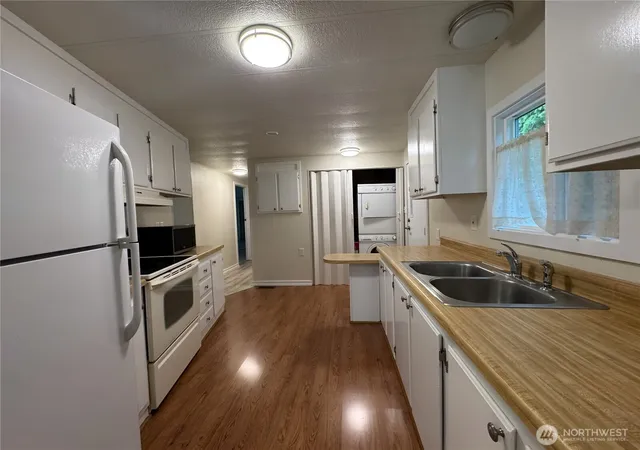 Photo 4 of Manufactured home for sale at 201 Union Ave SE #154, Renton, WA 98059 | MLS# NWM2459217 | Listing updated on 2026-09-17