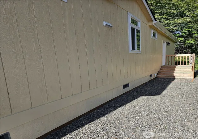 Photo 3 of Manufactured home for sale at 31108 3rd Avenue #233, Black Diamond, WA 98010 | MLS# NWM2459255 | Listing updated on 2026-09-17
