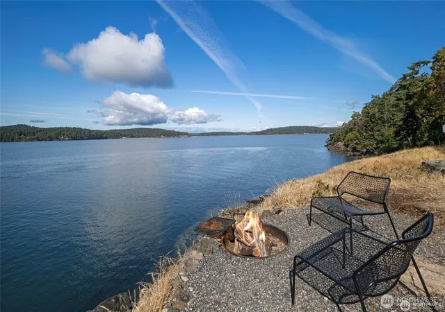 Photo 3 of Single family home for sale at 8256 Orcas Rd, Orcas, WA 98280 | MLS# NWM2459755 | Listing updated on 2026-09-29