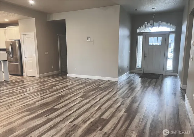 Photo 4 of Single family home for sale at 1120 E Mt Adams St, Othello, WA 99344 | MLS# NWM2459827 | Listing updated on 2026-09-28