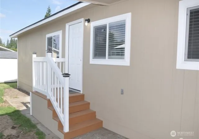 Photo 2 of Manufactured home for sale at 18501 52nd Avenue W #31, Lynnwood, WA 98037 | MLS# NWM2459828 | Listing updated on 2026-09-17