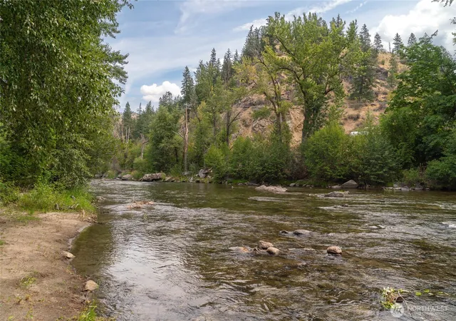 Photo 1 of Land for sale at 372 Mad Ranch Ln, Entiat, WA 98822 | MLS# NWM2460029 | Listing updated on 2026-09-17