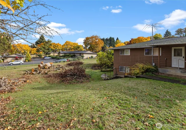 Photo 4 of Single family home for sale at 1515 June Dr, Vancouver, WA 98661 | MLS# NWM2460367 | Listing updated on 2026-09-17