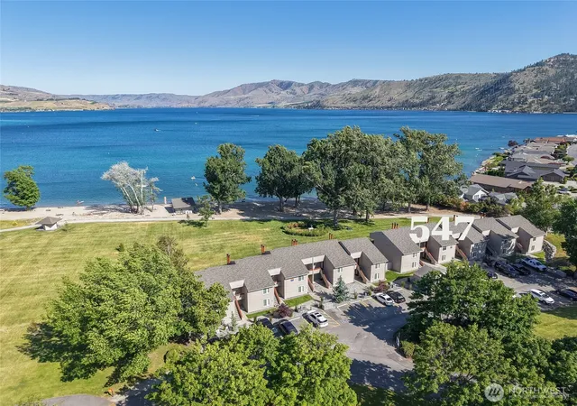 Photo 2 of Multi family home for sale at 1 Beach 547 C, Chelan, WA 98816 | MLS# NWM2461140 | Listing updated on 2026-09-17