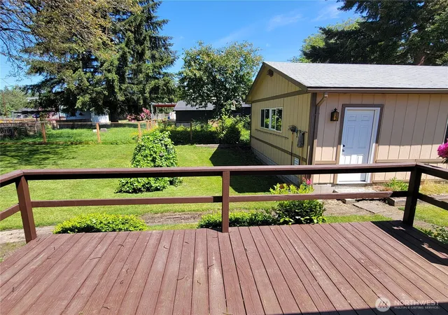 Photo 4 of Single family home for sale at 300 Maple St, Toledo, WA 98591 | MLS# NWM2461625 | Listing updated on 2026-10-02