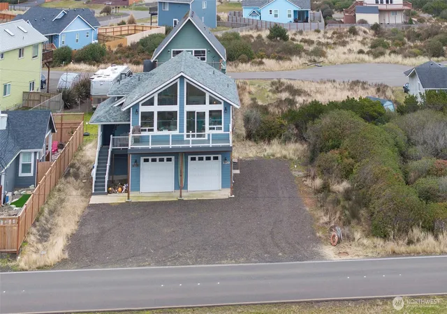 Photo 4 of Single family home for sale at 1120 Ocean Shrs Blvd SW, Ocean Shores, WA 98569 | MLS# NWM2461626 | Listing updated on 2026-09-17