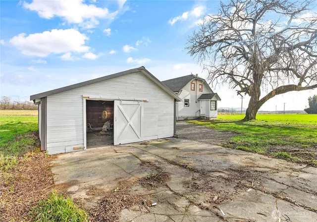 Photo 3 of Single family home for sale at 5059 Ferndale Rd, Ferndale, WA 98248 | MLS# NWM2462942 | Listing updated on 2026-09-17