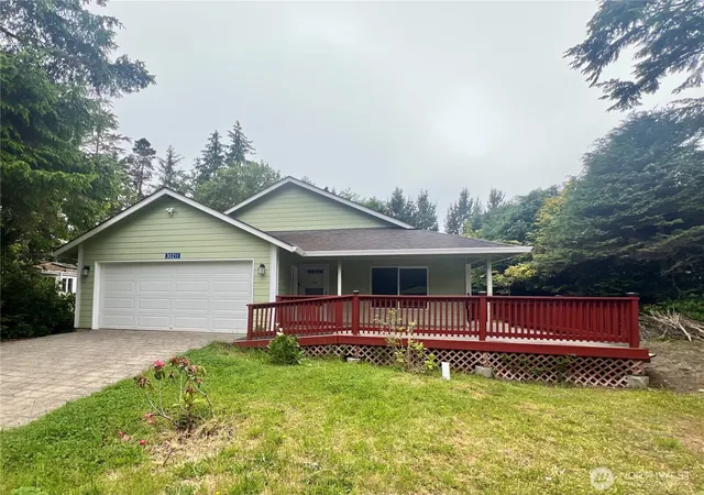 Photo 4 of Single family home for sale at 30211 Over Pl, Ocean Park, WA 98640 | MLS# NWM2463173 | Listing updated on 2026-09-21